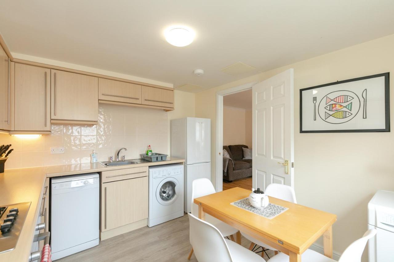 Dicksonfield Quiet Central Family Apartment With Parking Edinburgh Luaran gambar