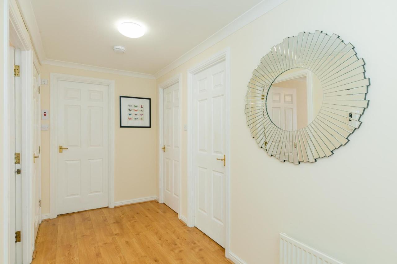 Dicksonfield Quiet Central Family Apartment With Parking Edinburgh Luaran gambar